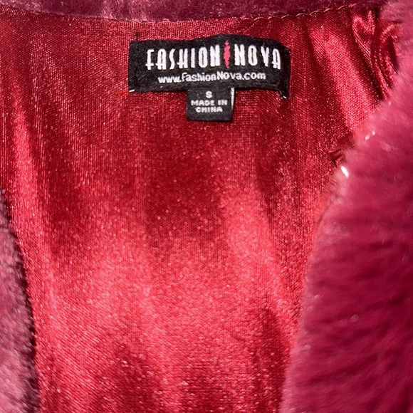 Fashion Nova fur crop jacket - Picture 2 of 5